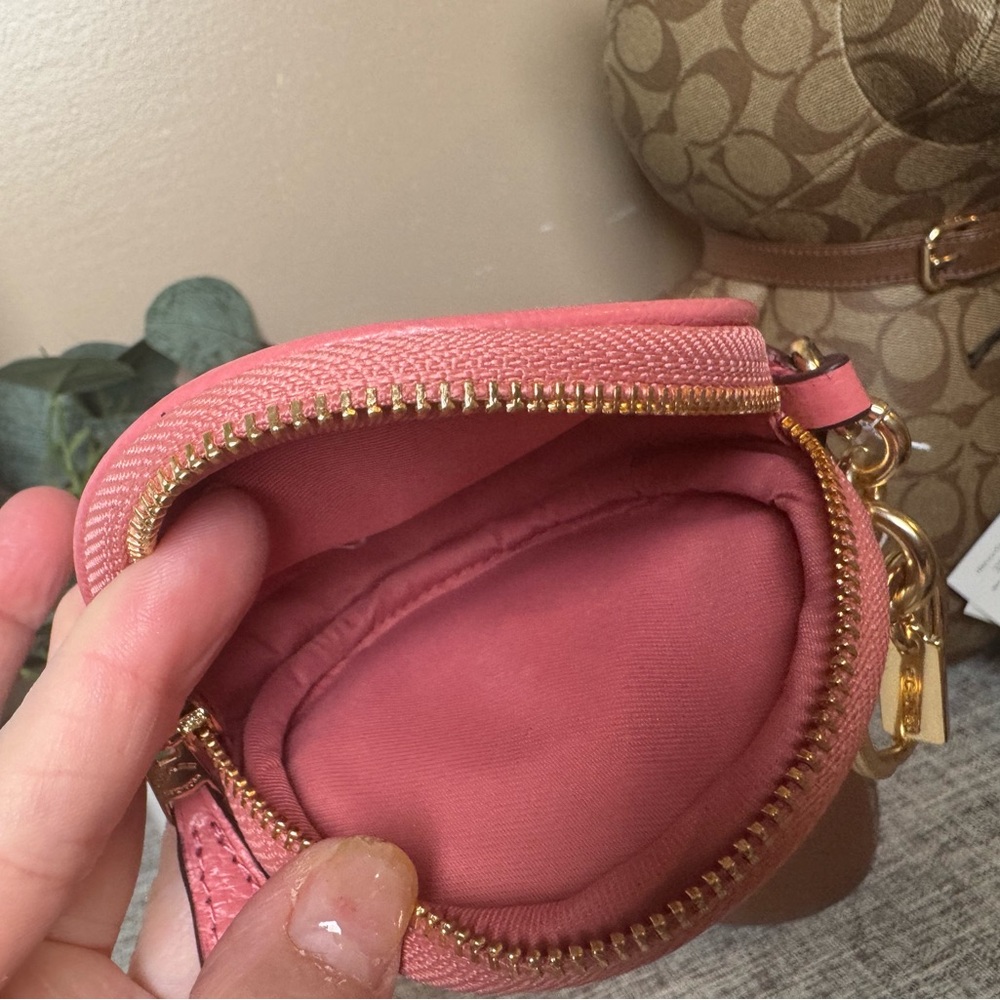 $89 COACH Circular Coin Pouch In Signature Jacquard - Picture 6 of 6